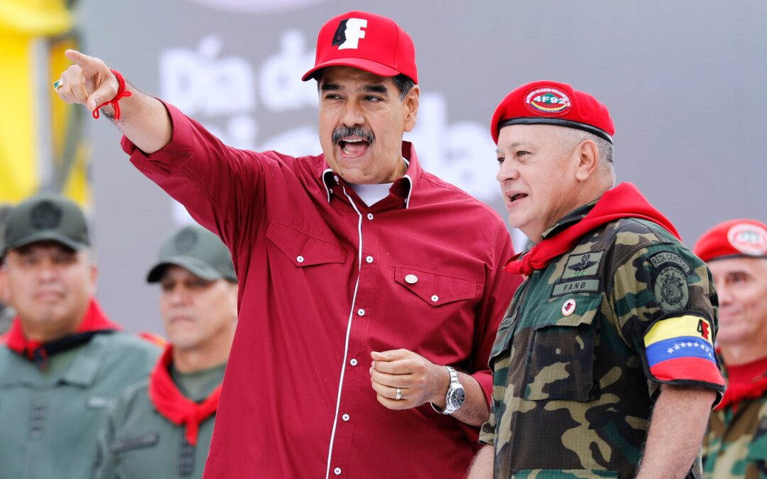 El chavismo frena por ahora la ruptura interna y se prepara para una posible invasión de EE UU