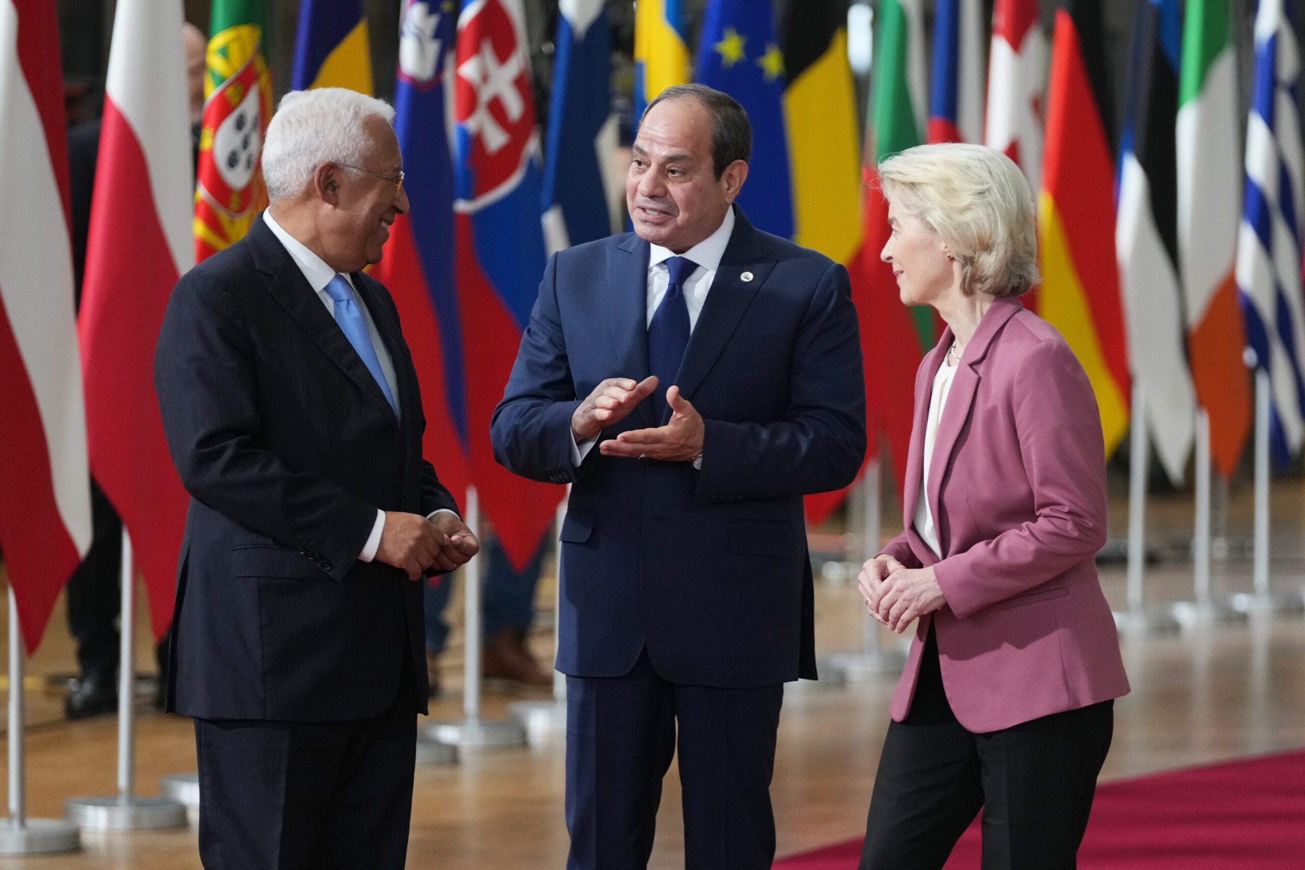 La UE estrecha lazos con Egipto para que colabore en la estabilización del Mediterráneo