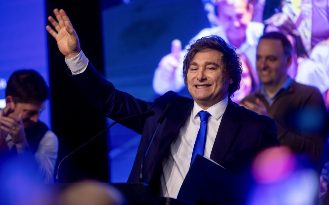 Milei acelera su agenda de reformas  tras el triunfo electoral