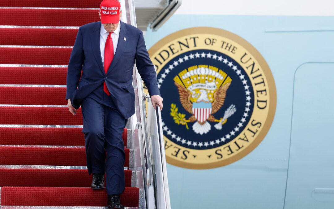 Promesas hechas, ¿promesas cumplidas?: entre la realidad y el teatro, Trump avanza en su senda autoritaria