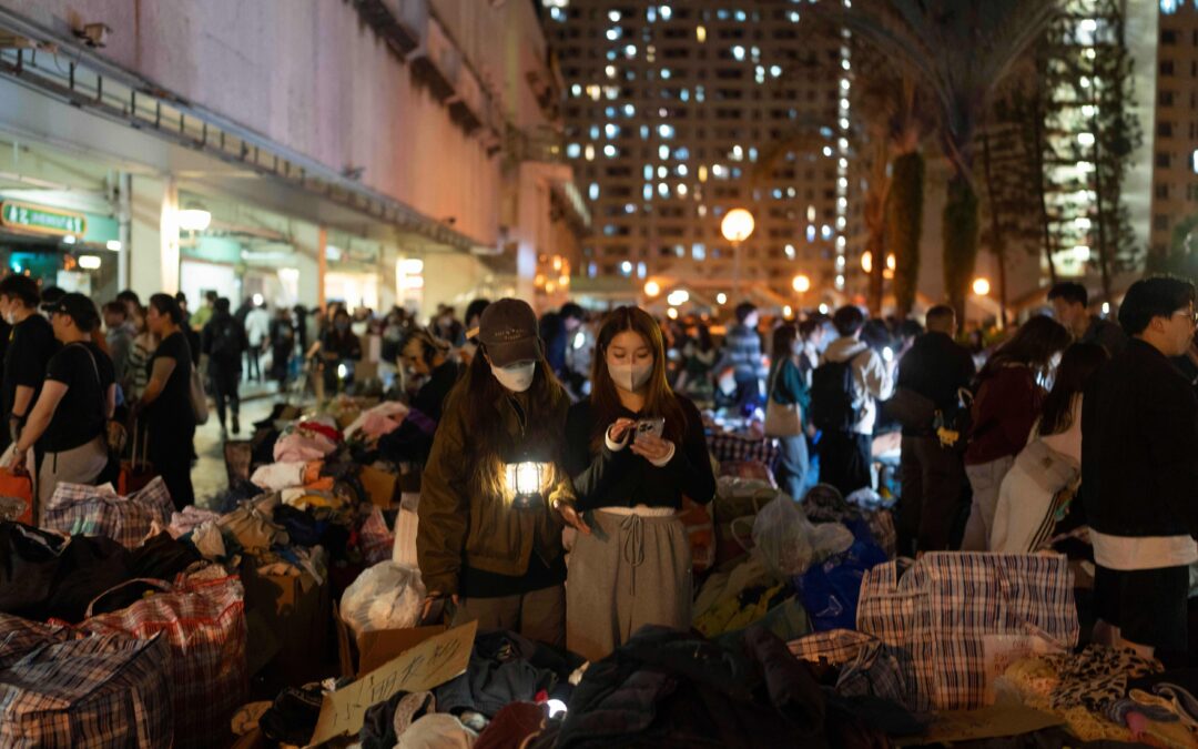 Tras la tragedia del gran incendio de Hong Kong, la joven Haylee Chow lleva 32 horas sin saber nada de su madre