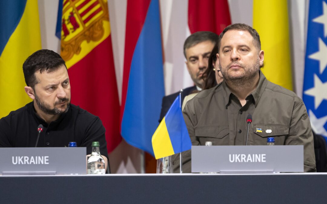 Zelenski inicia su presidencia en solitario en un momento crucial de la guerra