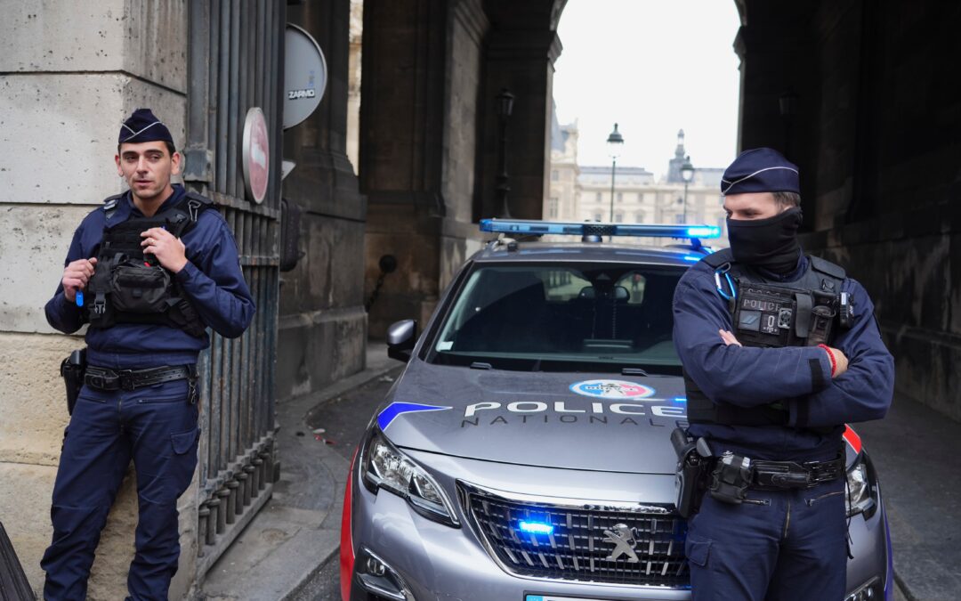 Al menos tres mujeres heridas tras ser atacadas por un hombre con un cuchillo en el metro de París