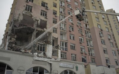 Rusia lanza un gran bombardeo sobre Kiev en vísperas de la reunión entre Trump y Zelenski