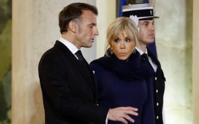 Brigitte Macron desata la polémica en Francia al calificar de “gilipollas de mierda” a un grupo de feministas