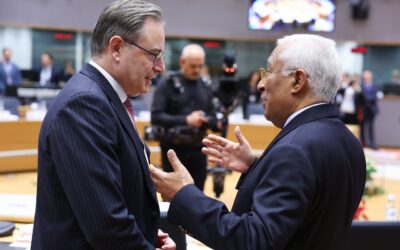 La UE se abre a una solución política para financiar a Ucrania pero retrasa Mercosur a enero