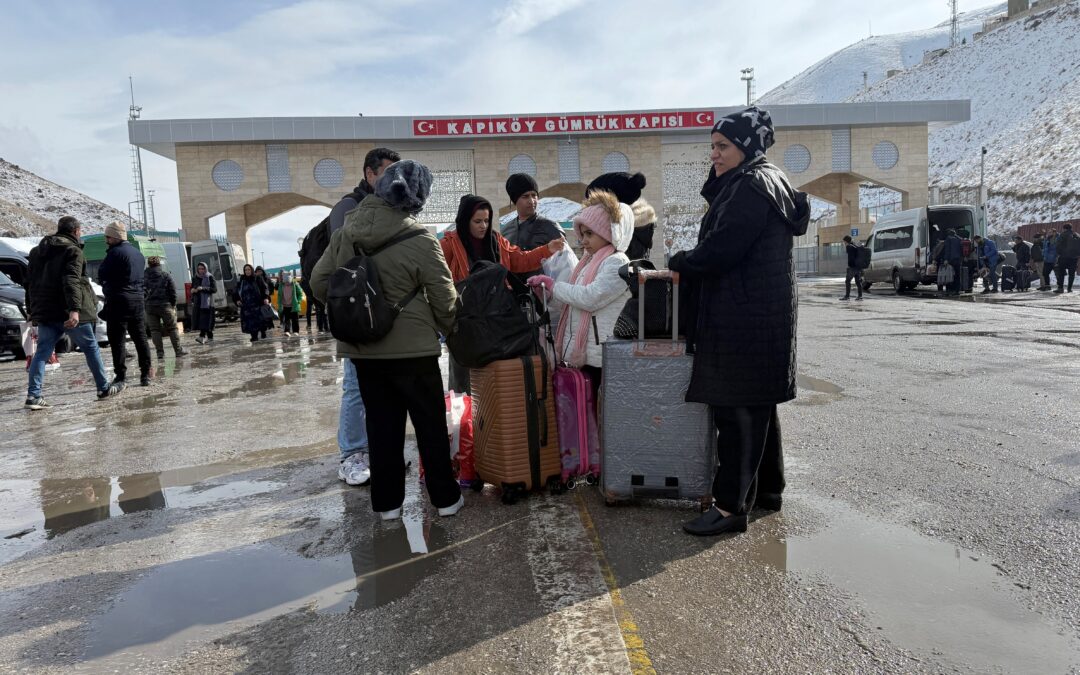 Recorrer 300 kilómetros a -10 grados para huir del bloqueo de internet en Irán: “Nuestra hija no sabe de nosotros”