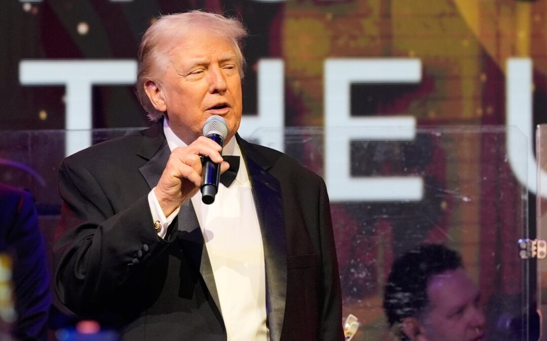 Trump alardea de su salud, pero sus propias declaraciones revelan elementos preocupantes