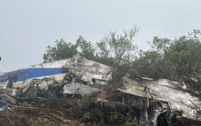 Mueren 15 personas, entre ellas el congresista Diógenes Quintero, al estrellarse una avioneta de Satena en Norte de Santander