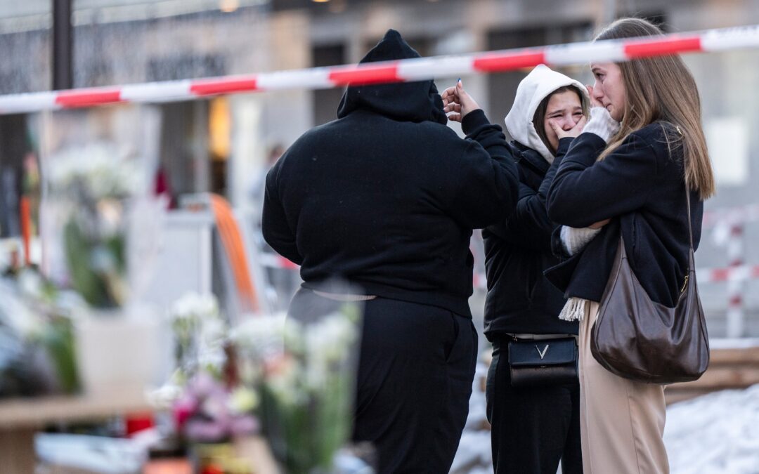 El duelo y las preguntas sin respuesta envuelven la estación de esquí suiza de Crans-Montana tras el incendio que dejó 40 muertos