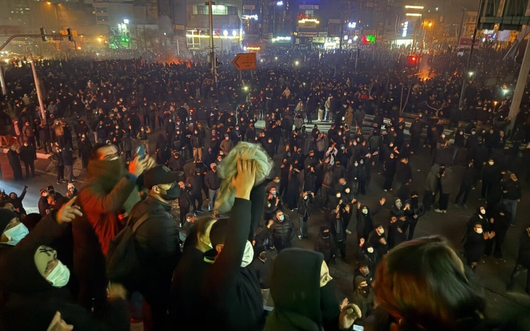 Una de estas oleadas de protestas en Irán derrotará al Estado