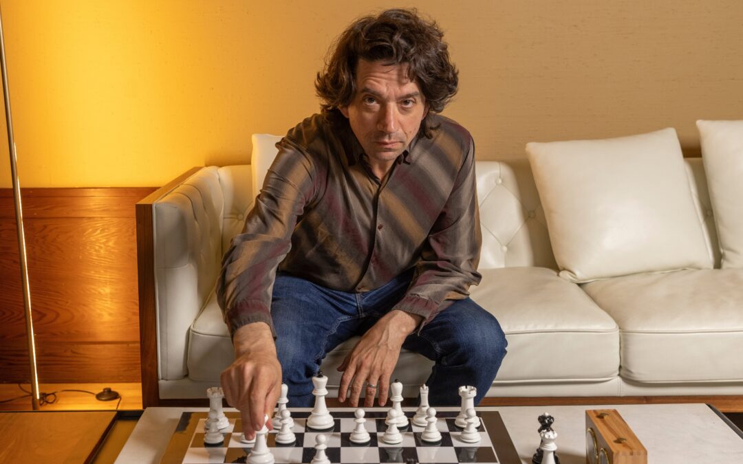 Hegemonismo depredador, monarquía absoluta e ilustración oscura