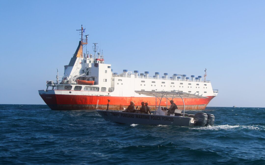 Los piratas somalíes resurgen a la sombra de las crisis en el Golfo y el mar Rojo