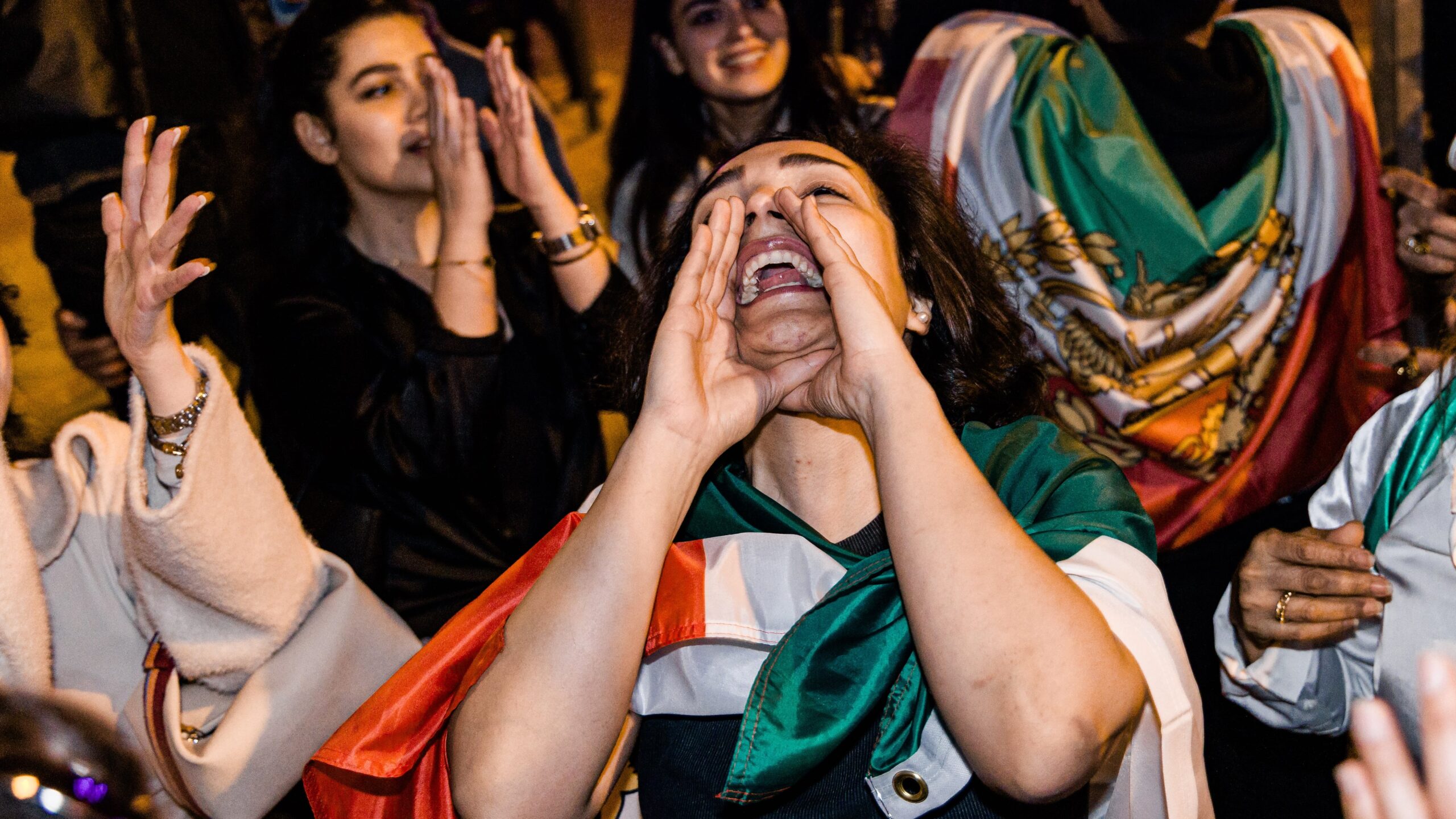 Irán confisca los bienes de iraníes acusados de “alinearse con el enemigo”