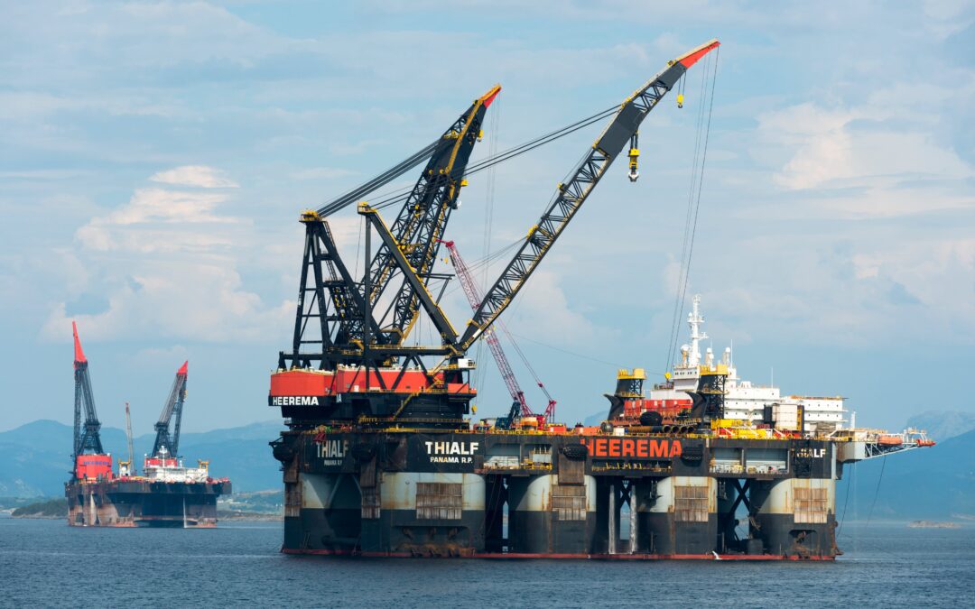 Los países petroleros de fuera del Golfo hacen caja con la crisis de Ormuz