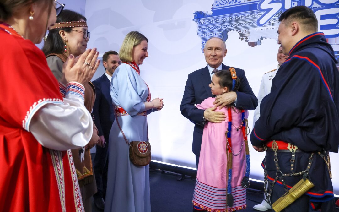 La crisis económica erosiona la masiva popularidad de Putin