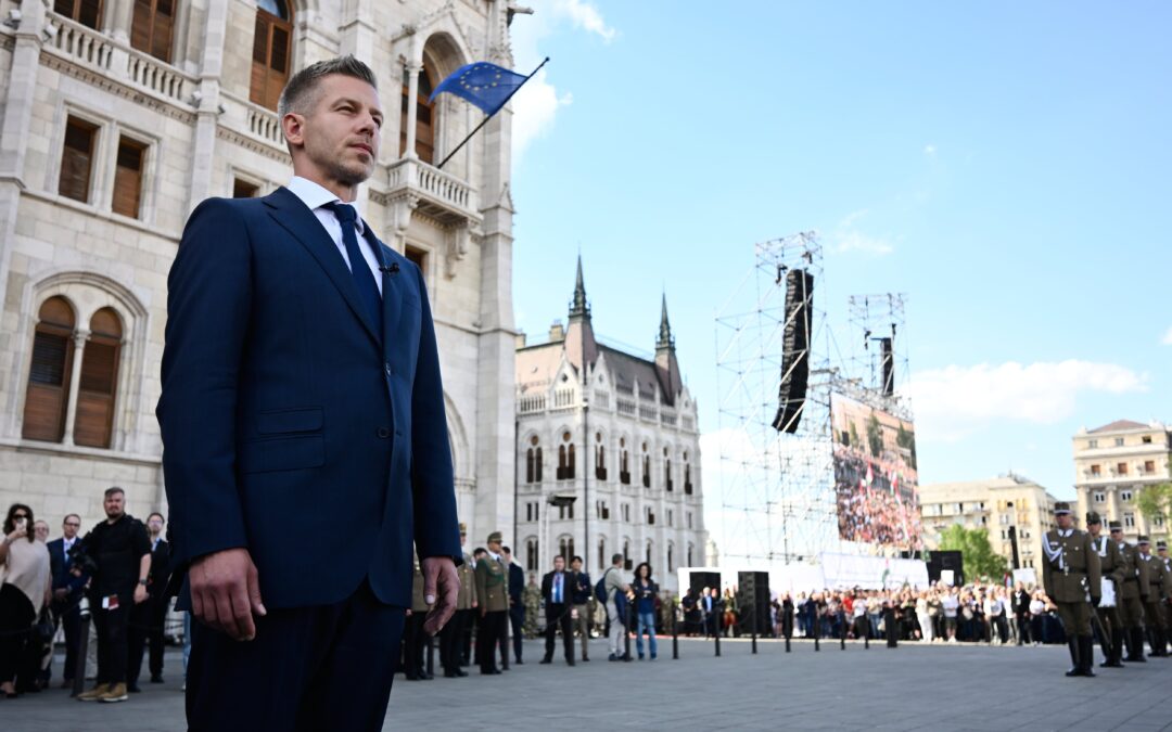 Magyar inaugura el cambio de régimen en Hungría