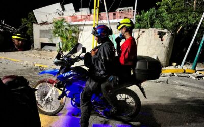 La angustia de buscar vida entre edificios colapsados: “Si alguien puede oírme, dé dos golpes”