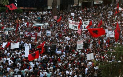 La revolución de los flamencos se levanta contra los megaproyectos de la familia Trump en Albania: “Nuestro país no está en venta”
