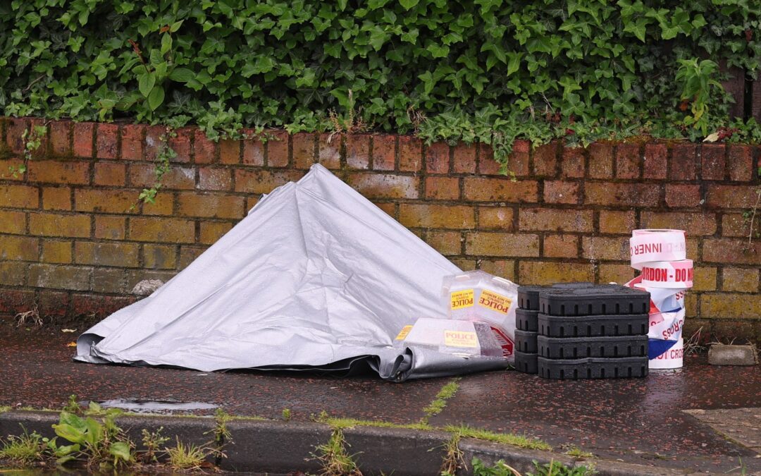 Protestas violentas contra los inmigrantes en Belfast tras el intento de un hombre de origen sudanés de decapitar a otro