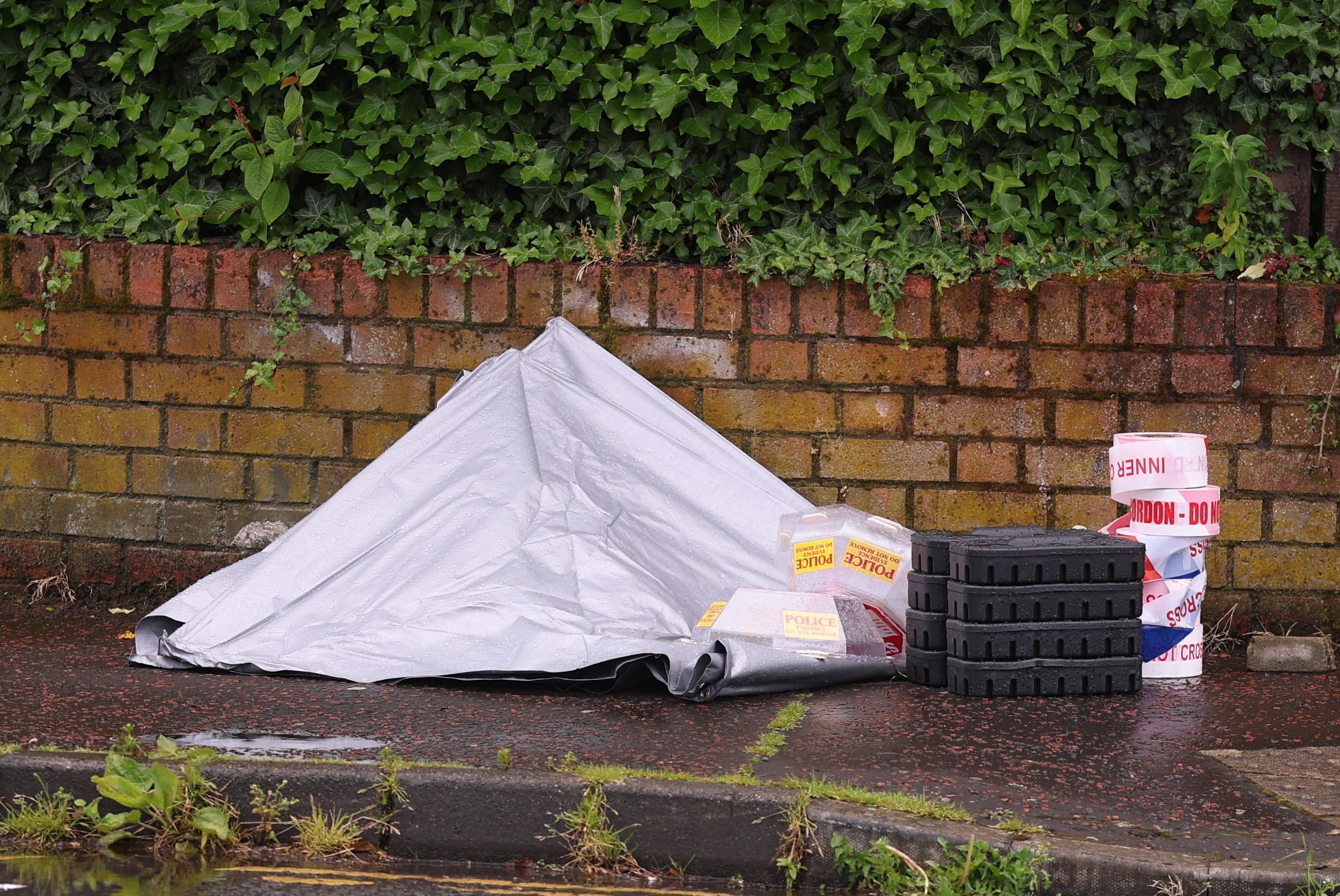 Protestas violentas contra los inmigrantes en Belfast tras el intento de un hombre de origen sudanés de decapitar a otro