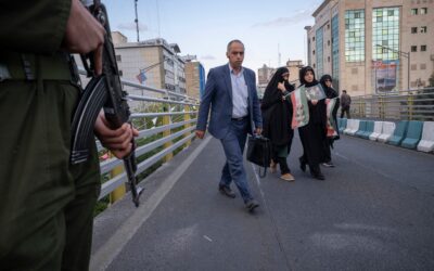 El régimen iraní acelera la represión interna mientras aumenta la tensión con EE UU