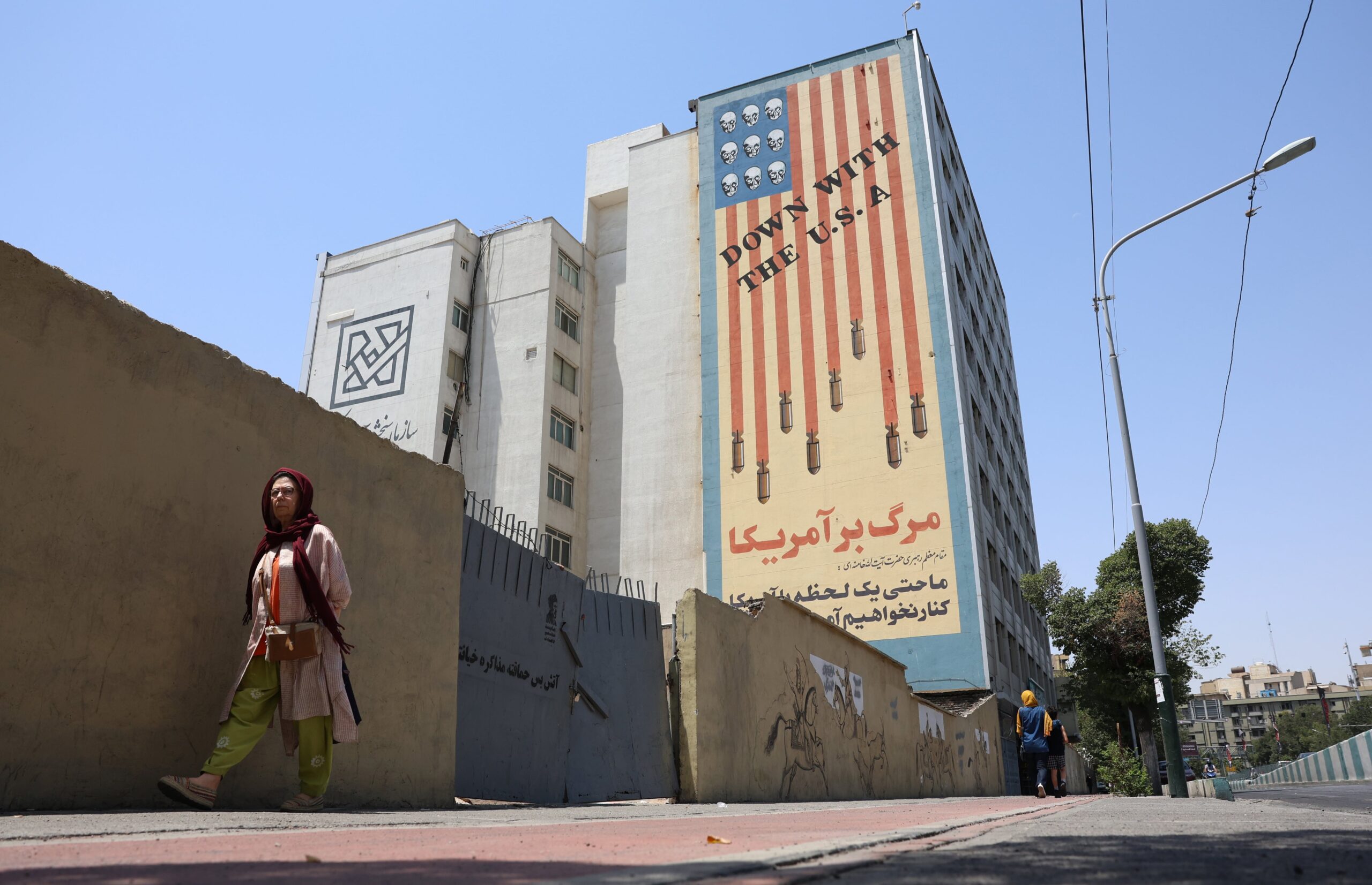 Las misteriosas explosiones de la noche del jueves en Irán: nadie se hace responsable