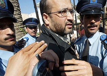 Detenido el periodista disidente marroquí Alí Lmrabet tras haber viajado desde España