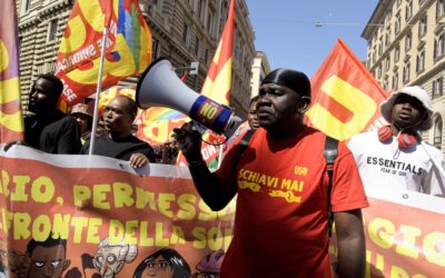 ‘Caporalato’, el sistema que esclaviza a miles de migrantes en los campos de Italia: “Si no haces lo que te piden, te amenazan con prenderte fuego”