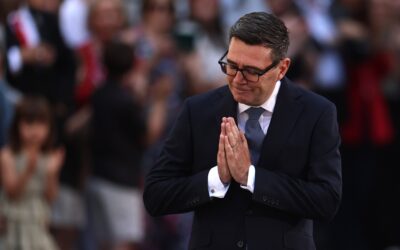 Andy Burnham, un católico en la corte anglicana de Carlos III