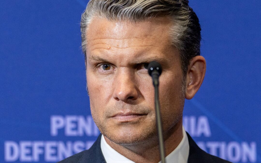 Lealtad, telegenia y testosterona: la extravagante carrera de Hegseth al frente del Pentágono