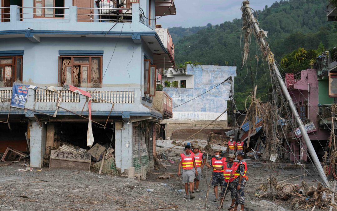 Rescatado uno de los tres españoles desaparecidos tras las riadas en Nepal