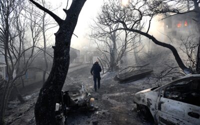 Dos muertos y cuatro heridos en un incendio en la isla griega de Salamina
