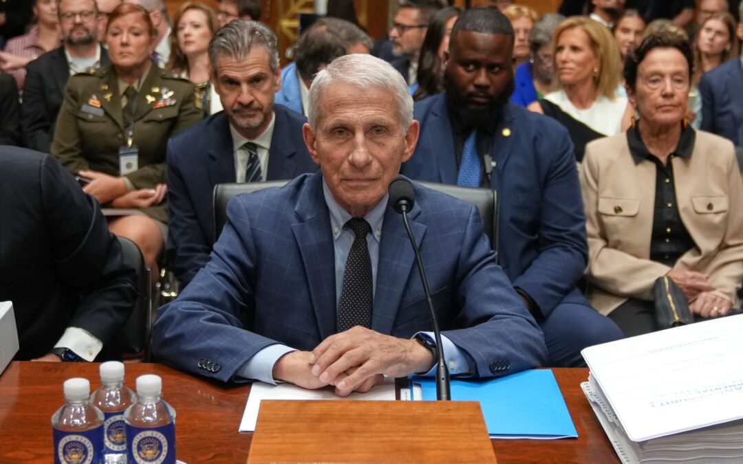Los republicanos se lanzan a la caza del doctor Fauci, la cara de la lucha de EE UU contra la covid