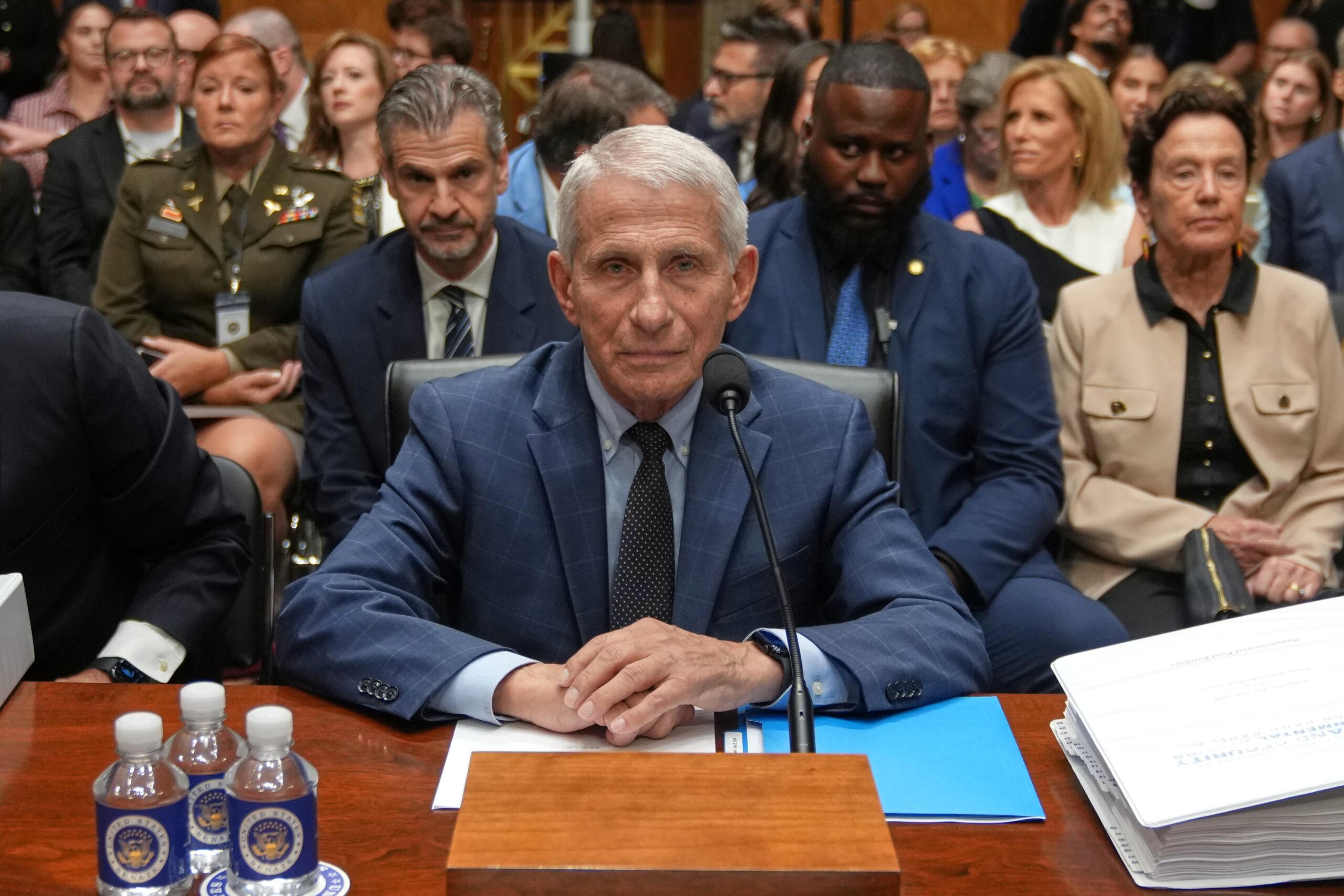 Los republicanos se lanzan a la caza del doctor Fauci, la cara de la lucha de EE UU contra la covid