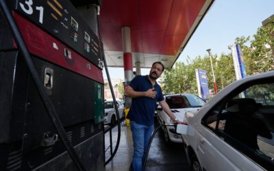 Colas en las gasolineras y miedo a las subidas de precios en Irán: “Cada día somos más pobres”