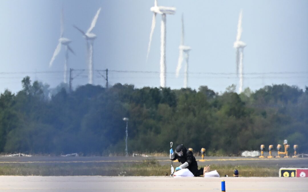 La policía alemana desactiva un dron bomba que cayó junto a un avión de carga ucranio en el aeropuerto de Leipzig